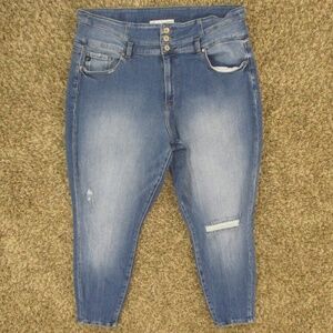 Kancan Jeans Women's 20 Plus Size Skinny High Rise Curvy Ripped‎ Stretch Denim